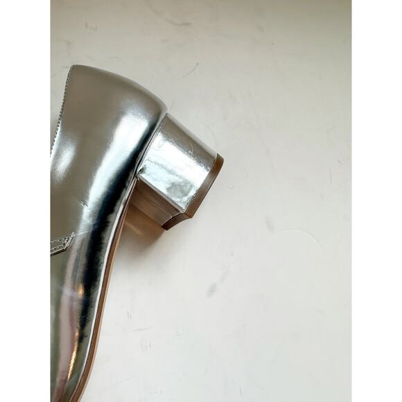 NWOB Ann Taylor Silver MAry Jane Bock Heel Patent Leather Size 8 - Picture 2 of 4